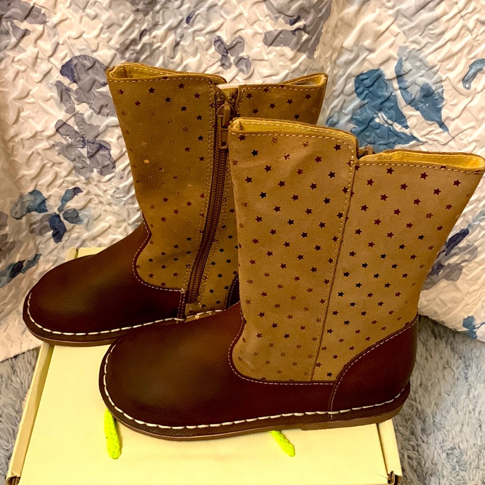 Livie and Luca Vega size 13